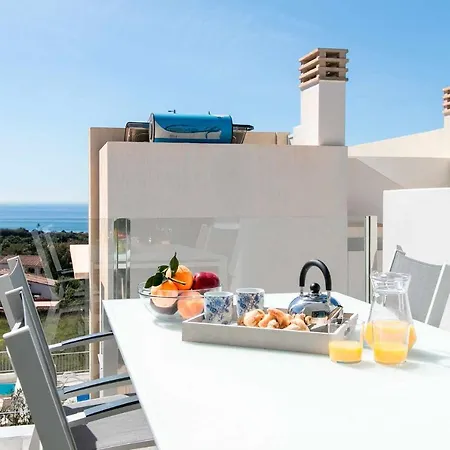 Espectacular Adosado Con Piscina, Vistas Al Mar 4 Nerja